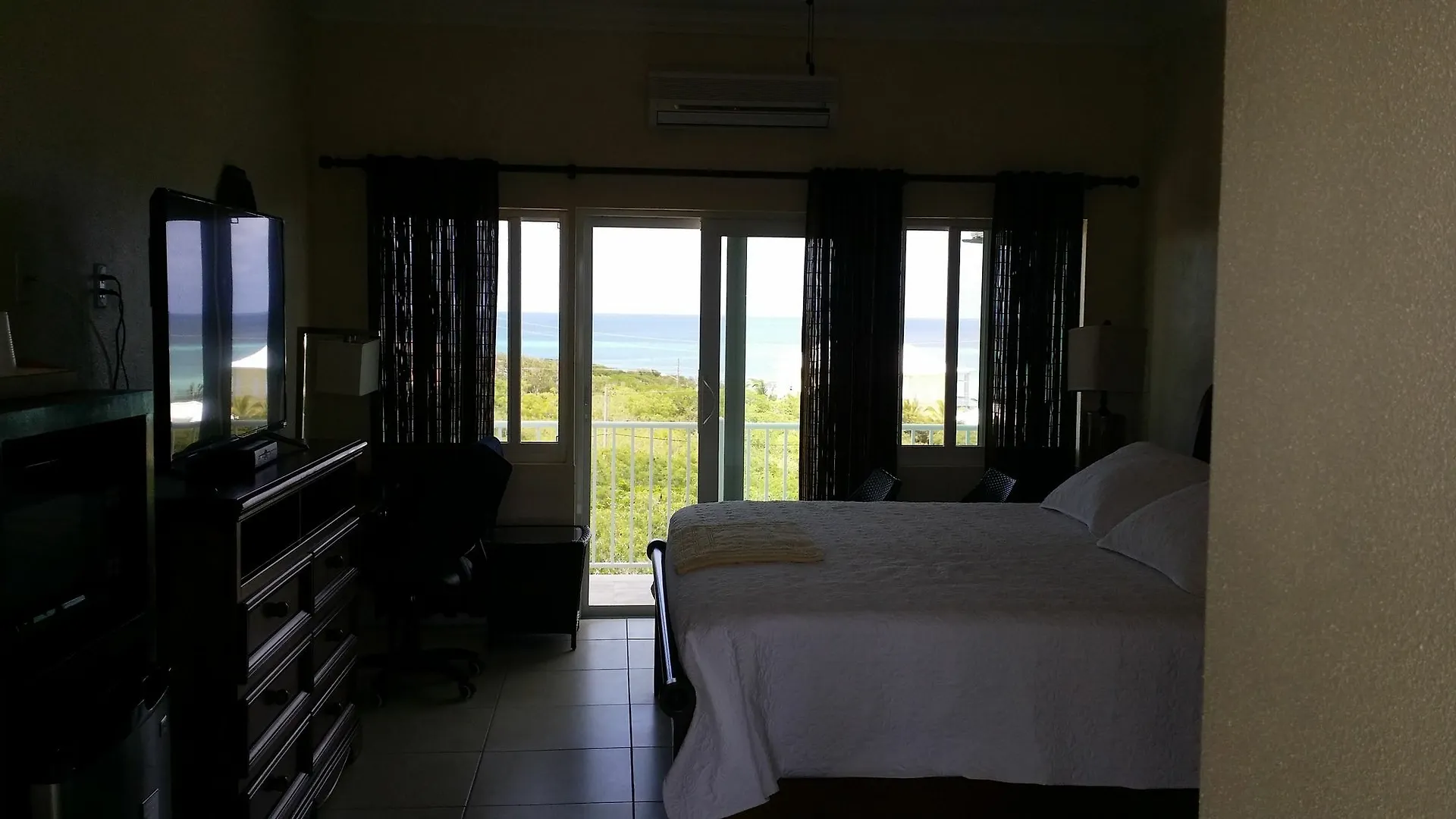 Harbor Breeze Villas Clarence Town